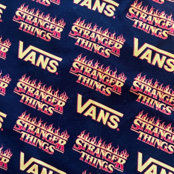 VANS Stranger Things Hi Top Womens Size 6 - Picture 12 of 12